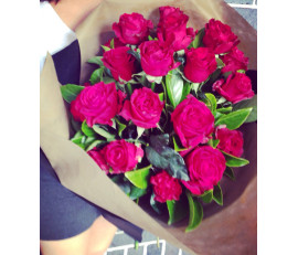 FR062_pink  roses arrangement from $99.99(10stem)M$179.99(20stems)$249(30stems)free chocolate